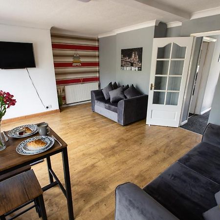 Cul-De-Sac Creations Apartment Shrewsbury Bagian luar foto