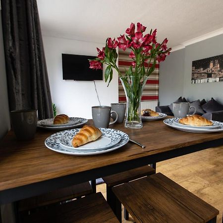 Cul-De-Sac Creations Apartment Shrewsbury Bagian luar foto