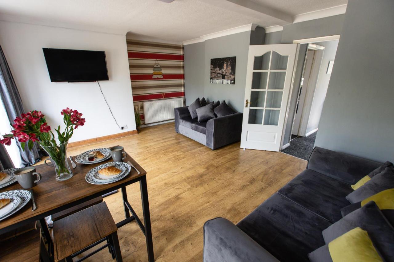 Cul-De-Sac Creations Apartment Shrewsbury Bagian luar foto