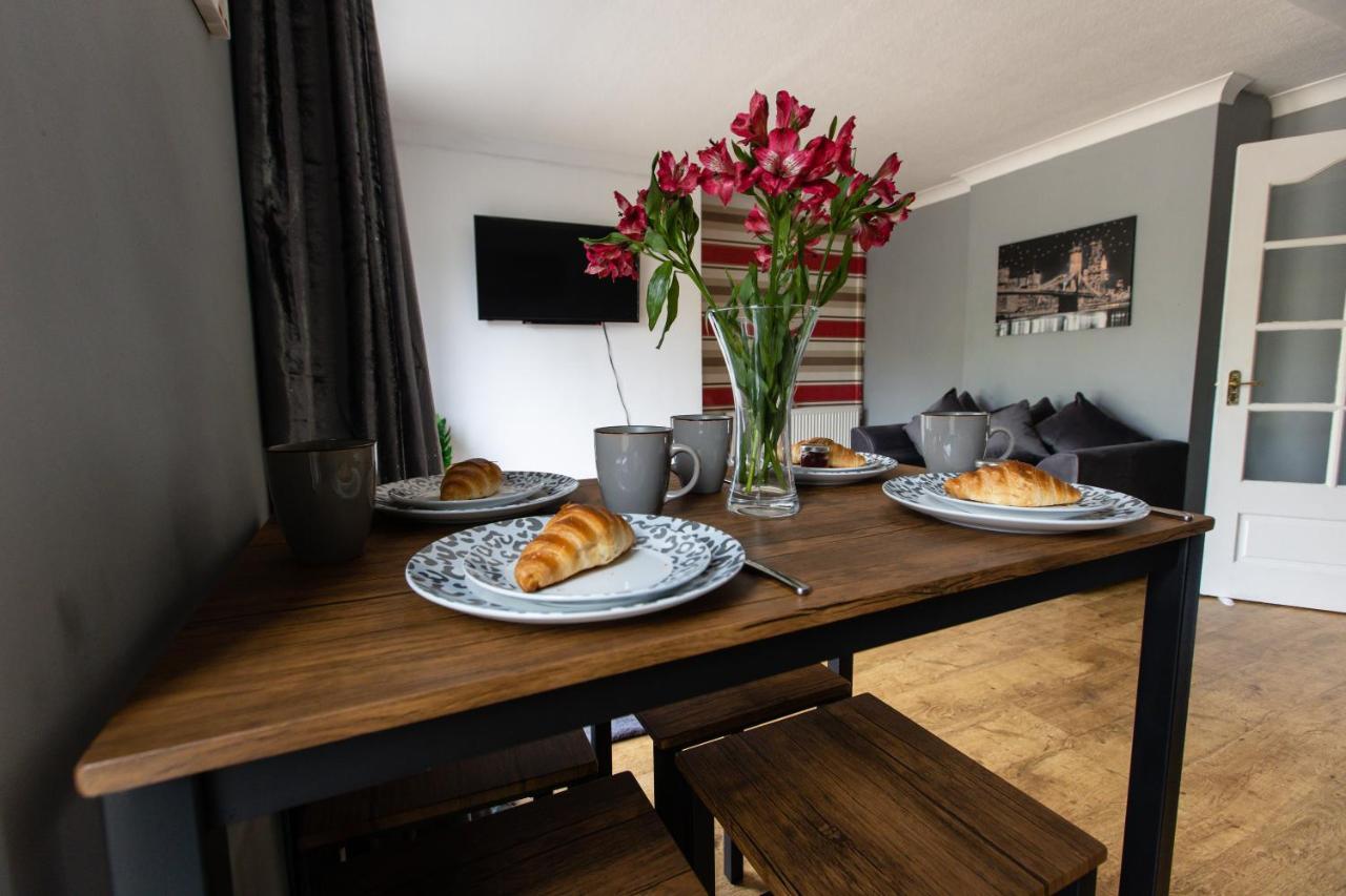 Cul-De-Sac Creations Apartment Shrewsbury Bagian luar foto