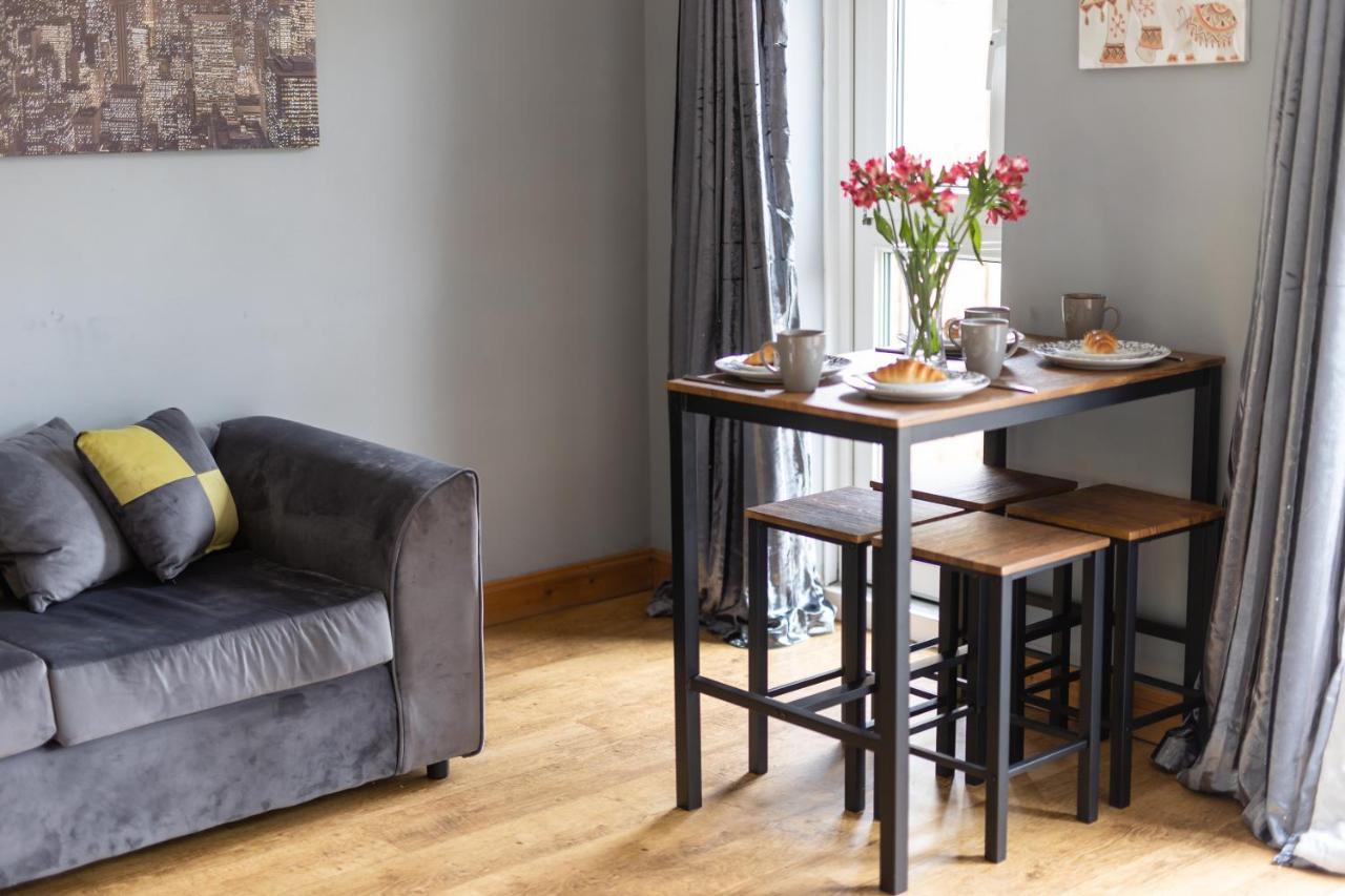 Cul-De-Sac Creations Apartment Shrewsbury Bagian luar foto